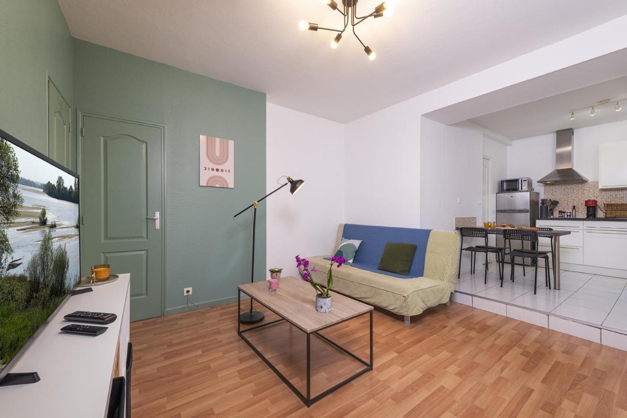 Appart Calme Avec Parking Proche Place Ney Анже Экстерьер фото